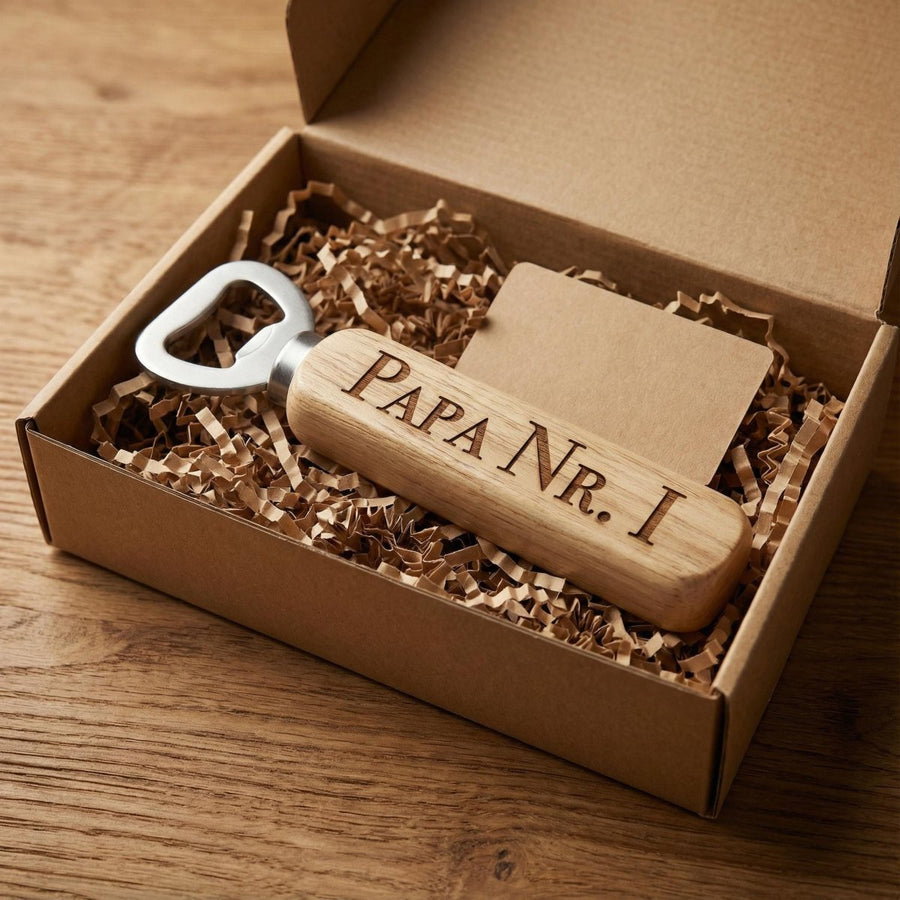 Flaschenöffner Vatertag personalisiert – Vatertagsgeschenk für Papa aus Holz - LaserArt Germany