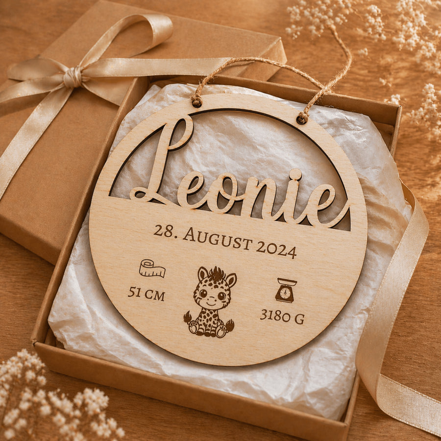 Geburtsschild aus Holz für Enkelkind | personalisiert - LaserArt Germany