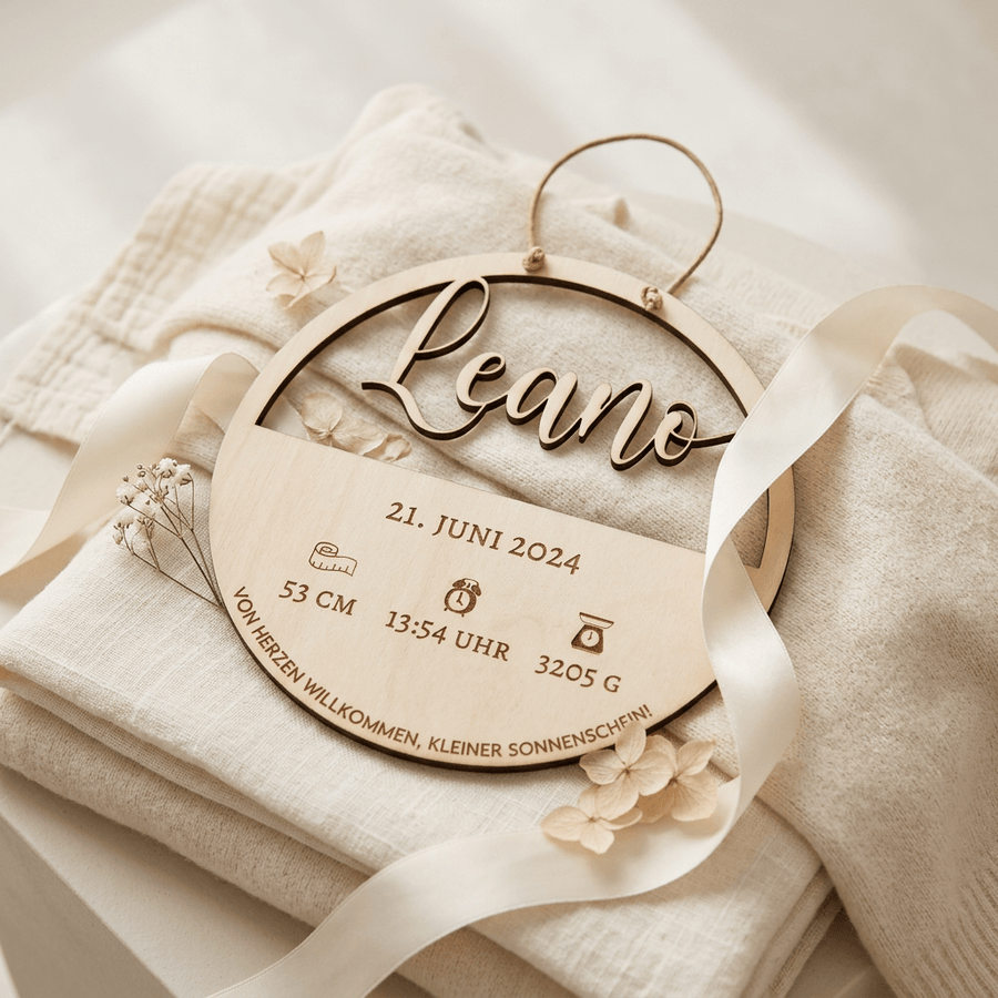 Geburtsschild aus Holz mit Name und Daten | Geburt - LaserArt Germany
