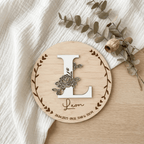 Geburtsschild aus Holz personalisiert | 3D - Monogramm mit Rose & Daten zur Geburt - LaserArt Germany