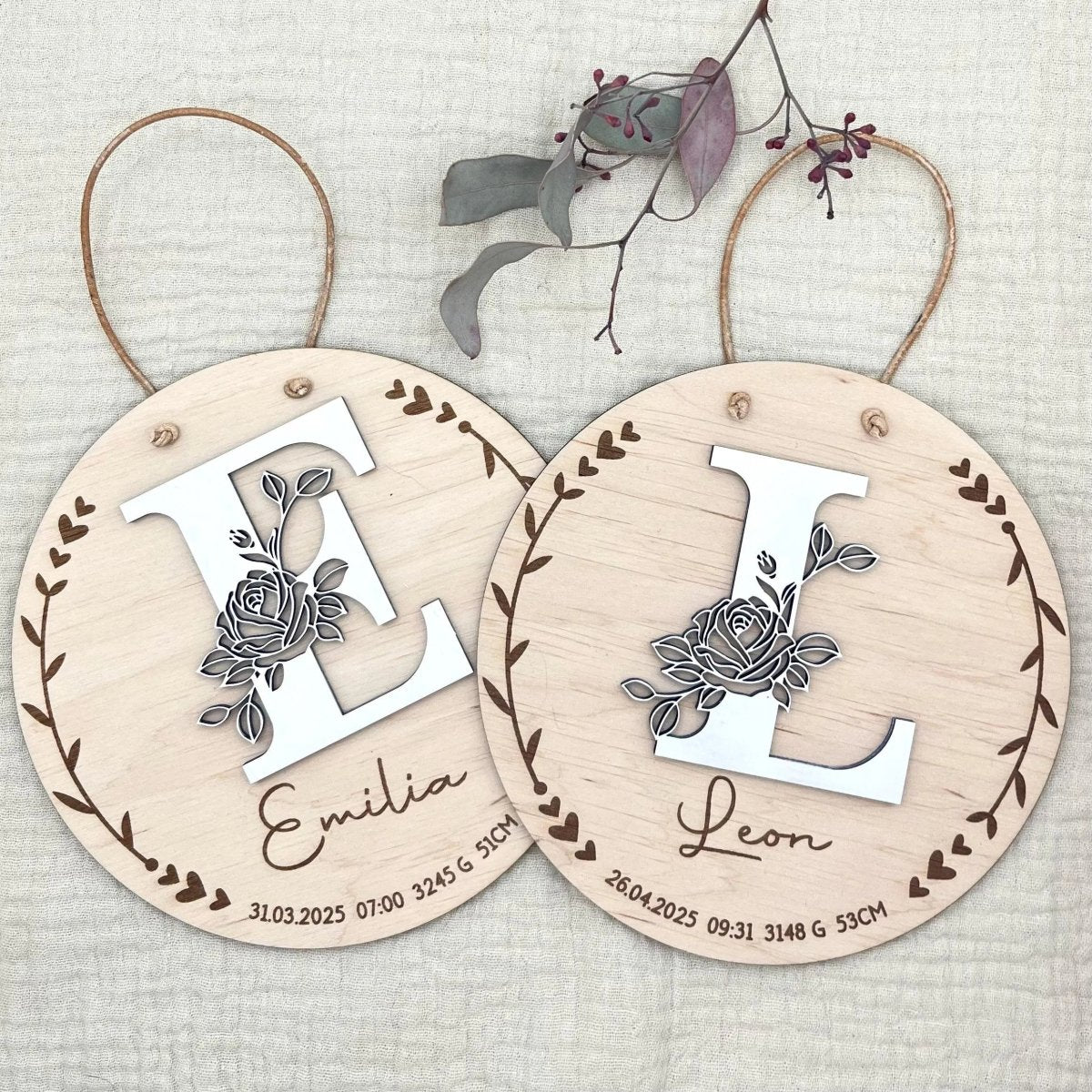 Geburtsschild aus Holz personalisiert | 3D - Monogramm mit Rose & Daten zur Geburt - LaserArt Germany