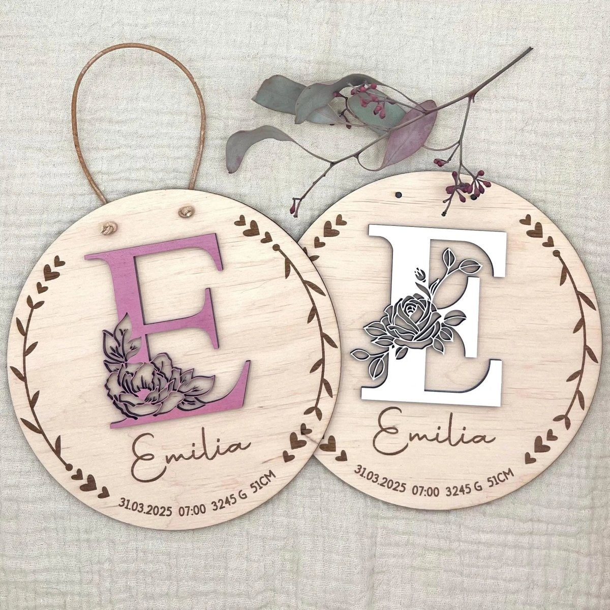 Geburtsschild aus Holz personalisiert | Geschenk zur Geburt mit 3D - Monogramm - LaserArt Germany