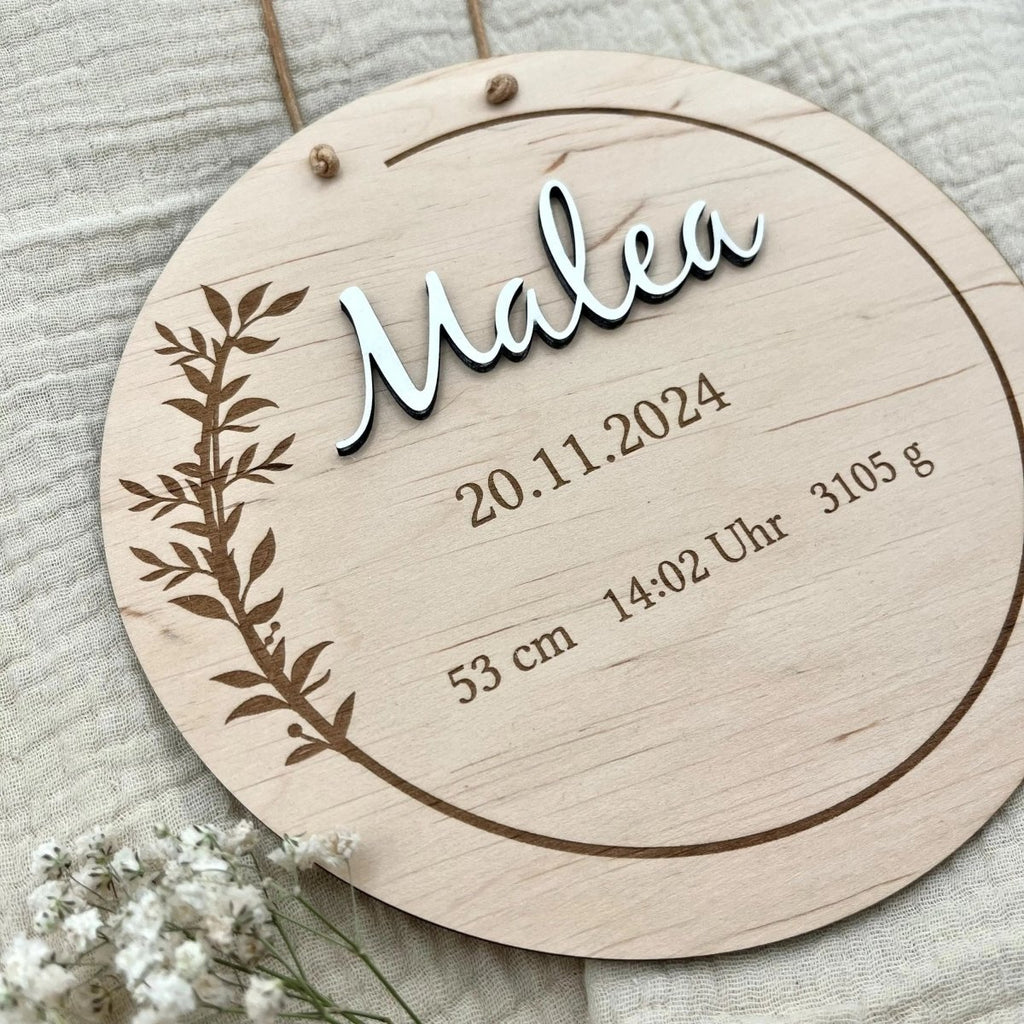 Geburtsschild aus Holz personalisiert mit Name und Daten - LaserArt Germany