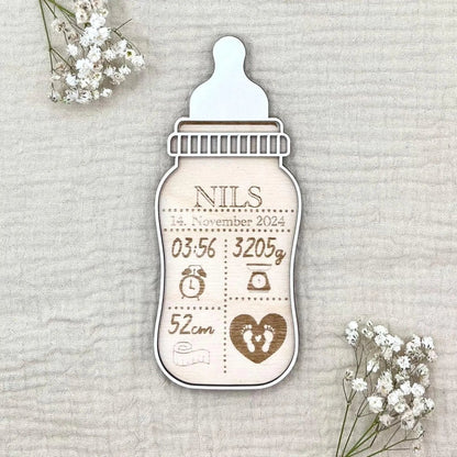 Geburtsschild Flasche | Taufgeschenk personalisiert aus Holz - LaserArt Germany