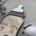 Geburtsschild Flasche | Taufgeschenk personalisiert aus Holz - LaserArt Germany