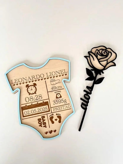 Geburtsschild Strampler | Geburtsgeschenk personalisiert aus Holz - LaserArt Germany