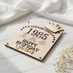 Geldgeschenk aus Holz zum runden Geburtstag personalisiert – Rückseite