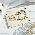 Geldgeschenk VW Bulli aus Holz personalisiert – Nahaufnahme der Holzmaserung