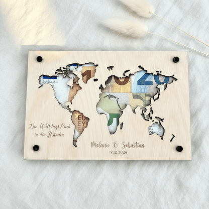 Geldgeschenk personalisierter Wunscherfüller Holz - Weltkarte - LaserArt Germany