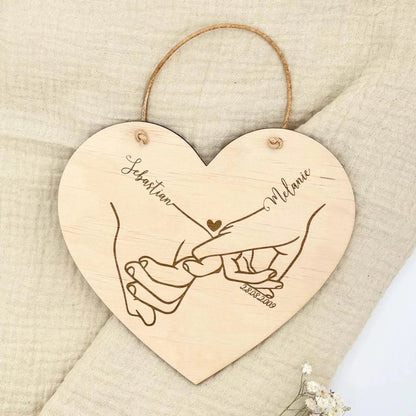 Geschenk für Paare personalisiert | Hand - in - Hand Motiv mit Namen - LaserArt Germany