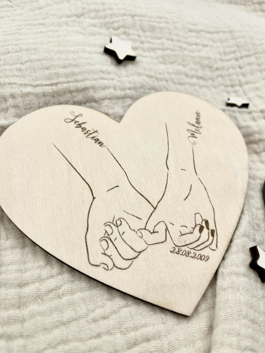 Geschenk zum Jahrestag | Hand - in - Hand Motiv mit Namen - LaserArt Germany