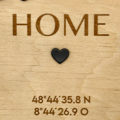 Geschenk zum Richtfest | Personalisiertes Türschild aus Holz mit Koordinaten - LaserArt Germany