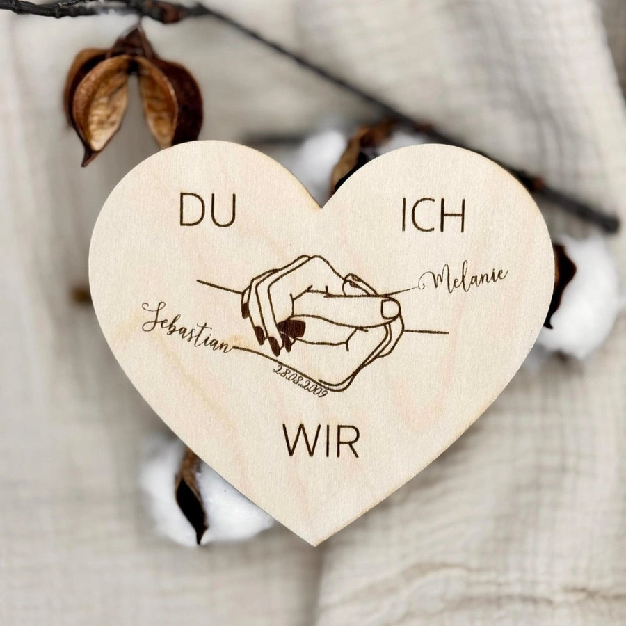 Hand - in - Hand - Motiv mit Namen & Datum | Hochzeitsgeschenk personalisiert - LaserArt Germany