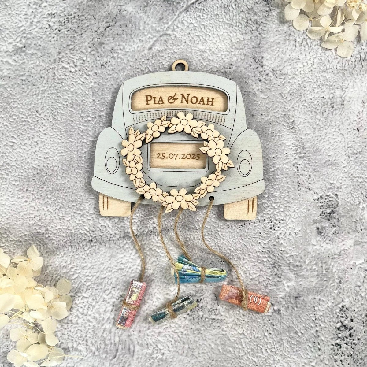 Hochzeitsauto Geldgeschenk zur Hochzeit aus Holz – personalisiertes Hochzeitsgeschenk mit Namen & Datum - LaserArt Germany