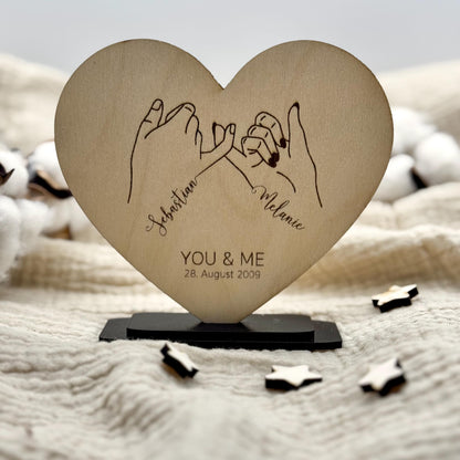 Personalisiertes geschenk für paare mit name datum, herz form aus holz  hand in hand geschenk jahrestage, hochzeit, brautpaar, valentinstag