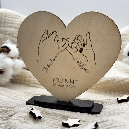 Personalisiertes geschenk für paare mit name datum, herz form aus holz  hand in hand geschenk jahrestage, hochzeit, brautpaar, valentinstag