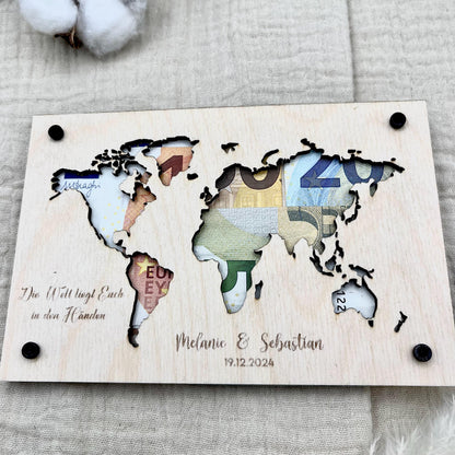 Personalisierbares Geldgeschenk Holz Weltkarte  Hingucker für Geburtstage, Hochzeit, Jubiläen, Kommunion, Konfirmation, Firmung, Taufe