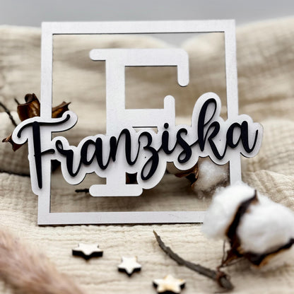 Namensschild aus Holz personalisiert – Geschenk zur Babyparty & Babyzimmer Deko