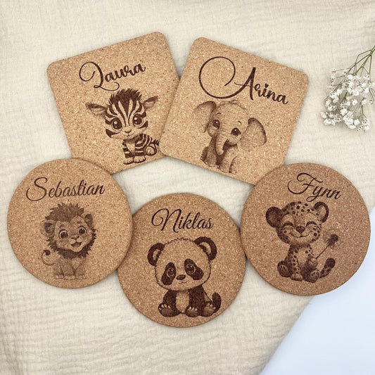 Geschenkideen Personalisierte Untersetzer aus Kork  rund oder quadratisch  Gravur mit Name & Tiermotiv  Kindergeburtstag, Party, Familie