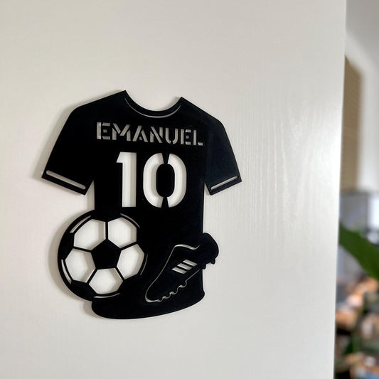 Fußball Namensschild aus Holz personalisiert – Kinderzimmer Türschild mit Trikot & Nummer