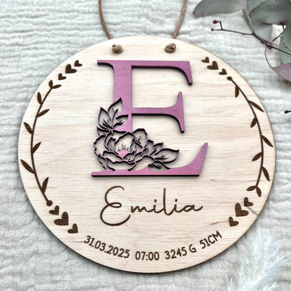 Namensschild aus Holz personalisiert – 3D-Monogramm mit Rose & Geburtsdaten