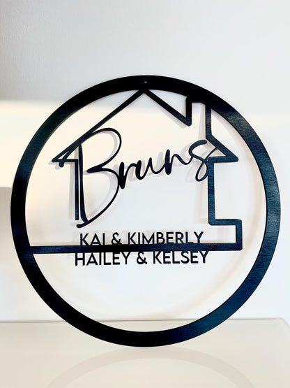 Familienschild aus Holz personalisiert – Türkranz & Wanddeko für Zuhause