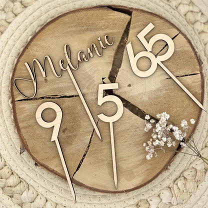 Cake Topper aus Holz  personalisierter Caketopper Name, Zahl oder Set  natur oder farbig  4 mm Birke  614 cm Höhe  12 Schriften