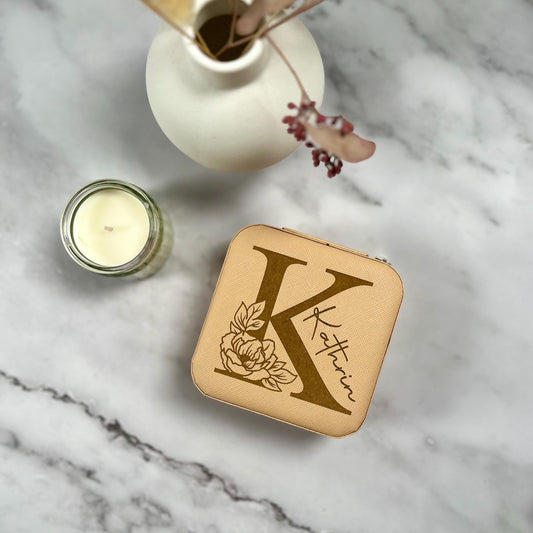 Personalisierte Schmuckbox  Schmuckkästchen mit Monogramm & Namensgravur  Schmuckaufbewahrung Geschenk für Mama, Freundin, Trauzeugin