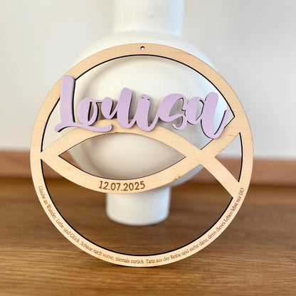 Taufschild aus Holz personalisiert – rundes Geschenk mit Fischsymbol & 3D-Namen
