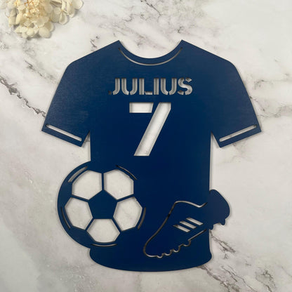 Fußball Namensschild aus Holz personalisiert – Kinderzimmer Türschild mit Trikot & Nummer