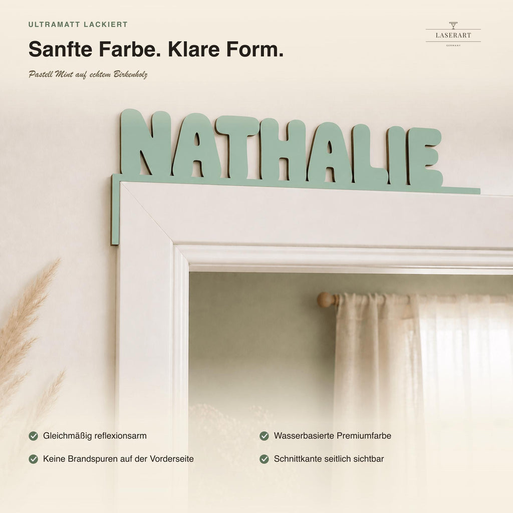 Namensschild Nathalie in Pastell Mint auf Birkenholz für den Türrahmen, Blockschrift