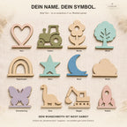 Zwölf Symbol-Varianten für Namensschild Türrahmen: Herz, Traktor, Blume, Baum, Regenbogen, Stern, Mond, Wolke, Schmetterling, Dino, Bagger, Rakete