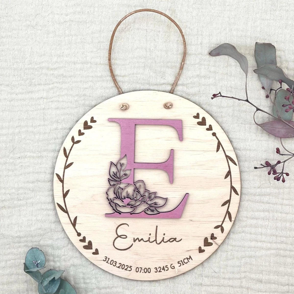 Namensschild aus Holz personalisiert | 3D - Monogramm mit Rose & Geburtsdaten - LaserArt Germany