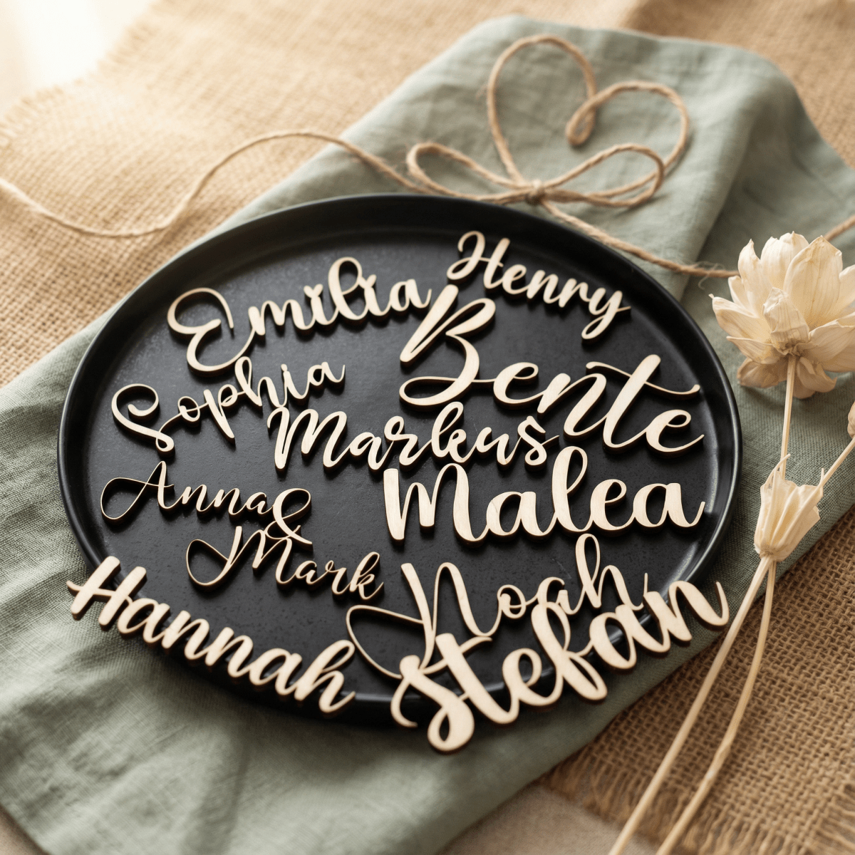 Namensschild aus Holz Platzkarte Schriftzug | 3mm - LaserArt Germany