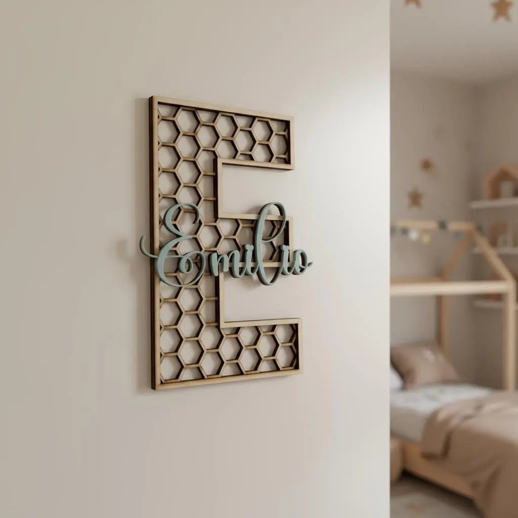 Personalisiertes Türschild aus Holz & Acryl, Namensschild Kinderzimmer – Seitenansicht des Schilds