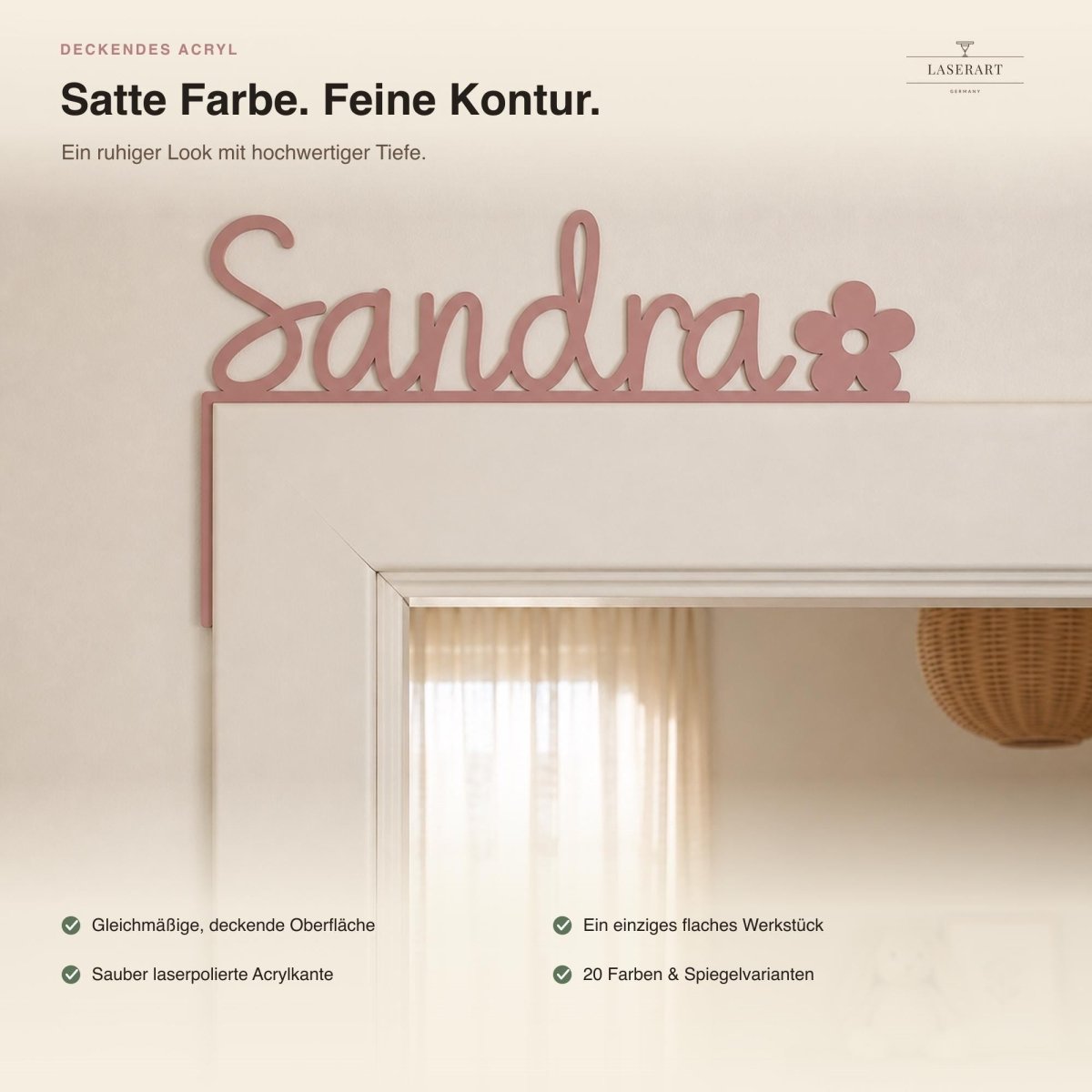 Namensschild Sandra in Rosa-Acryl für den Türrahmen mit Blumen-Symbol, deckende Oberfläche