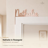 Namensschild Nathalie in Spiegel-Rosegold-Acryl für den Türrahmen, feine Schreibschrift