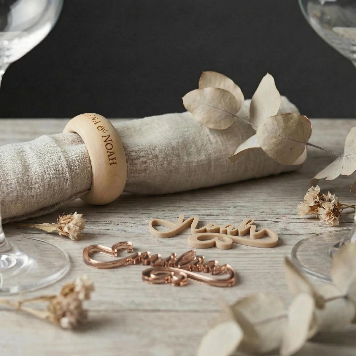 Personalisierte Acryl - Platzkarten für Gläser – Namensanhänger in 20 Farben - LaserArt Germany