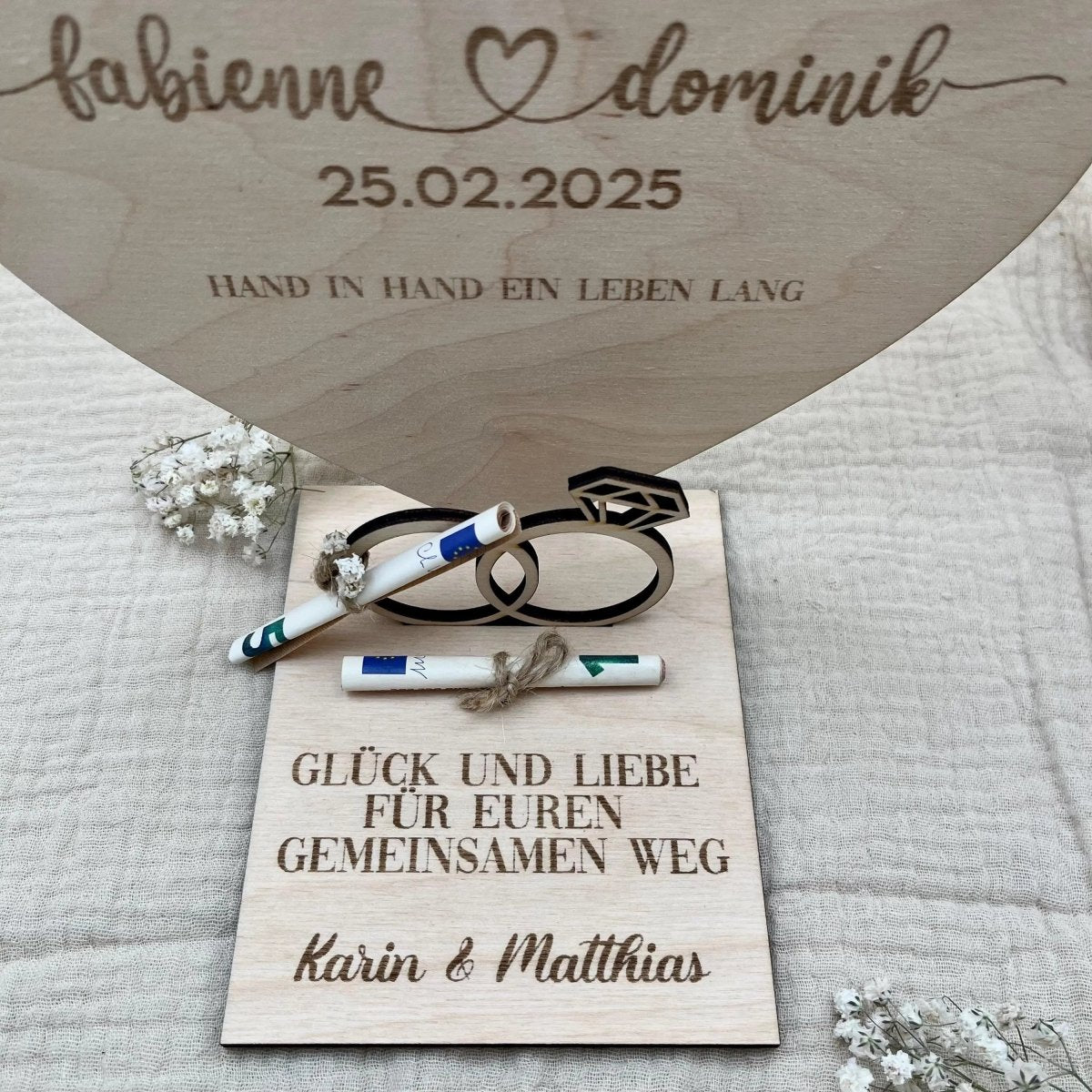 Personalisierte Geldgeschenk Herzplatte aus Holz – Hochzeitsgeschenk & Erinnerung - LaserArt Germany