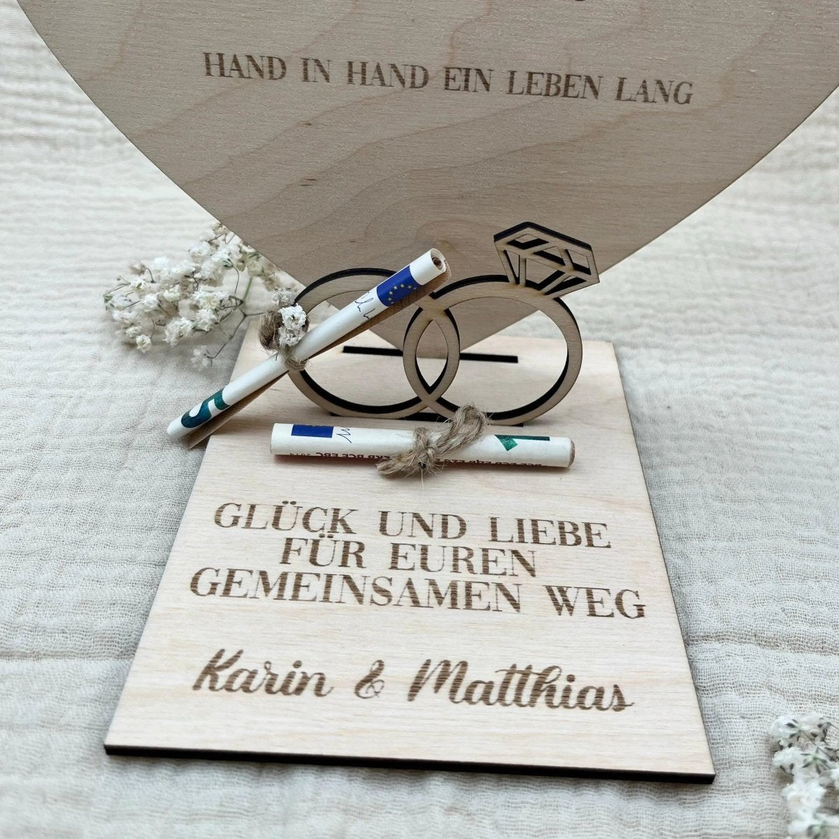 Personalisierte Geldgeschenk Herzplatte aus Holz – Hochzeitsgeschenk & Erinnerung - LaserArt Germany