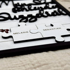 Personalisiertes Puzzleteil Geschenk für Paare – Größenvergleich in der Hand