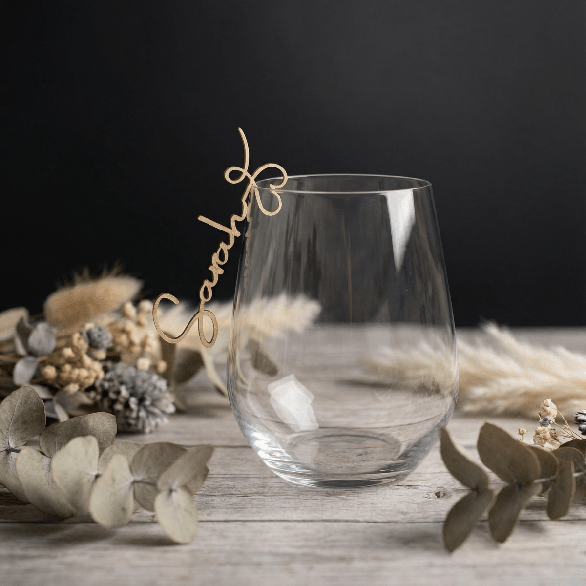 Personalisierte Namensschilder Hochzeit aus Acryl – Draufsicht auf mehrere Schilder