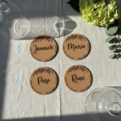 Personalisierte Namensschilder Hochzeit aus Kork | Untersetzer mit Gravur - LaserArt Germany