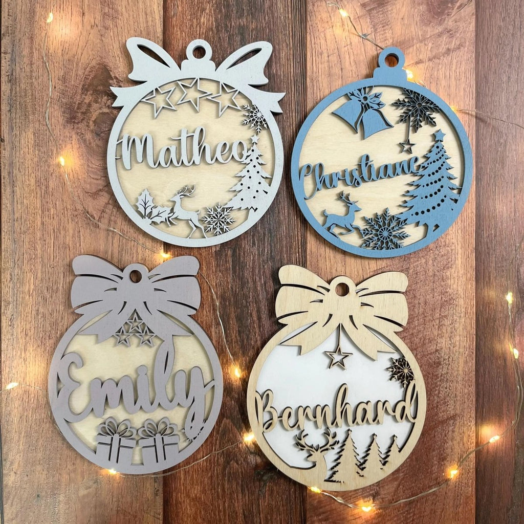 Personalisierte Weihnachtskugel |Anhänger mit Namen aus Holz für den Christbaum - LaserArt Germany