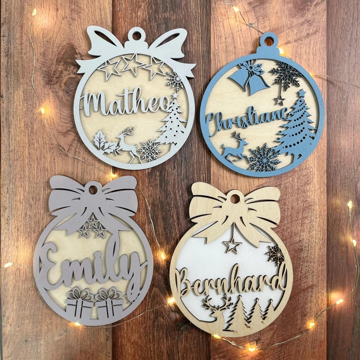 Personalisierte Weihnachtskugel |Anhänger mit Namen aus Holz für den Christbaum - LaserArt Germany