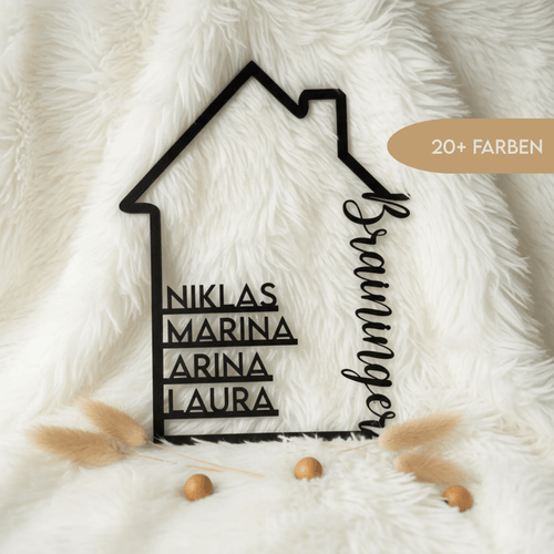 Personalisiertes Familienschild aus Holz in Hausform | Geschenk zum Einzug - LaserArt Germany