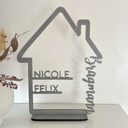 Personalisiertes Familienschild aus Holz in Hausform | Geschenk zum Einzug - LaserArt Germany