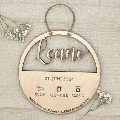 Personalisiertes Geburtsschild aus Holz mit Name und Daten als Geschenk zur Geburt - LaserArt Germany