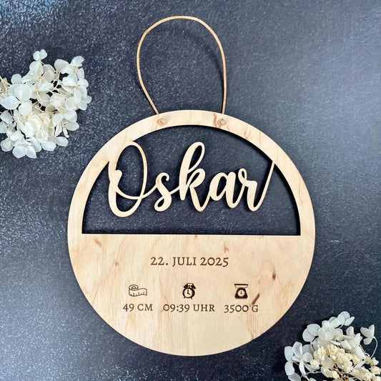 Personalisiertes Geburtsschild aus Holz mit Name und Daten als Geschenk zur Geburt - LaserArt Germany