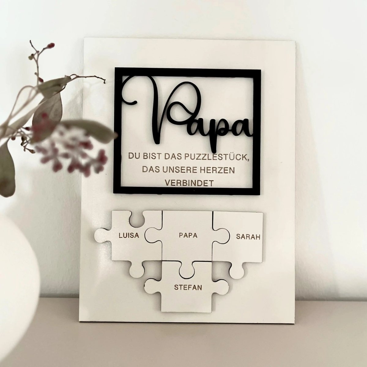 Papa Puzzle aus Holz mit Kindernamen personalisiert – Gesamtansicht des zusammengesetzten Puzzles
